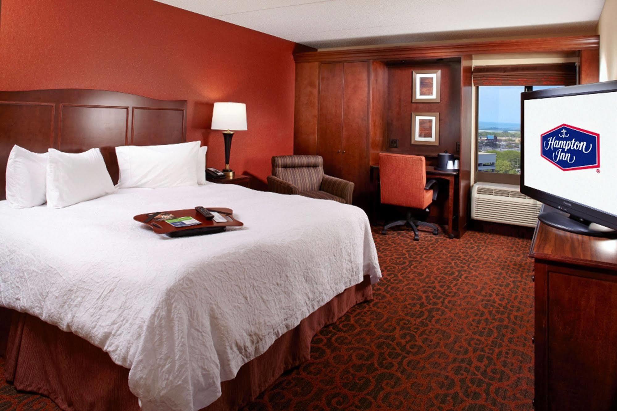 Hampton Inn Cleveland-Downtown Eksteriør billede
